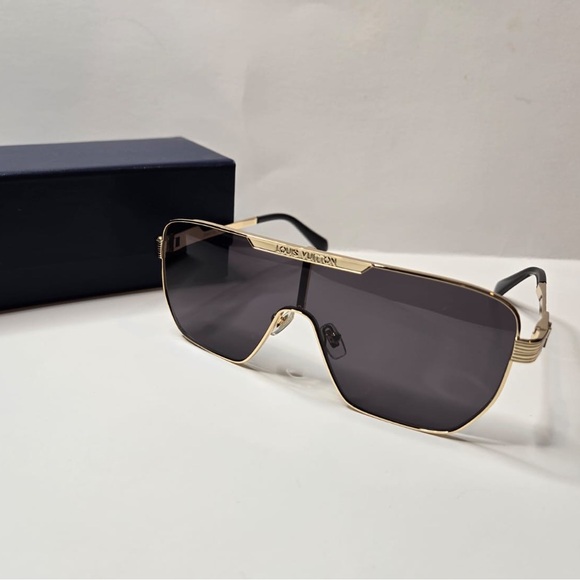 LV Sky Mask Sunglasses - Picture 13 of 13